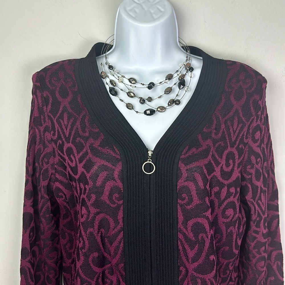 Exclusively Misook Petite M Texture Zip-Up Top Lightweight Jacket Burgundy Black - Picture 2 of 16
